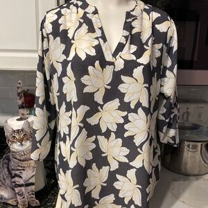 I womens Cato floral 3/4 sleeve plus size top 14/16W. EUC